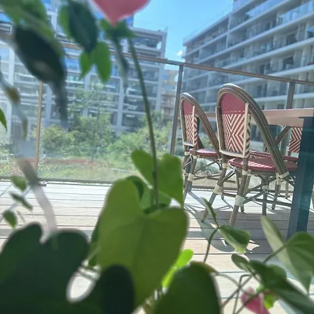 Paroles Paroles Holidays アパート *