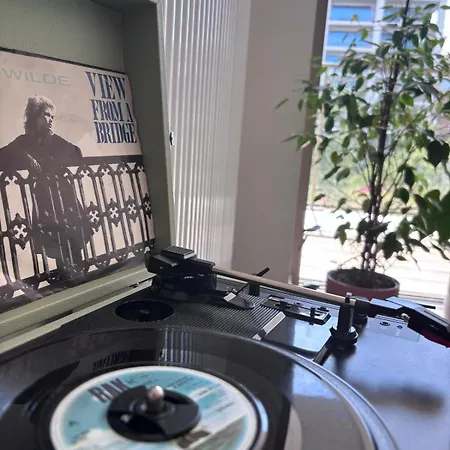 Paroles Paroles Holidays アパート